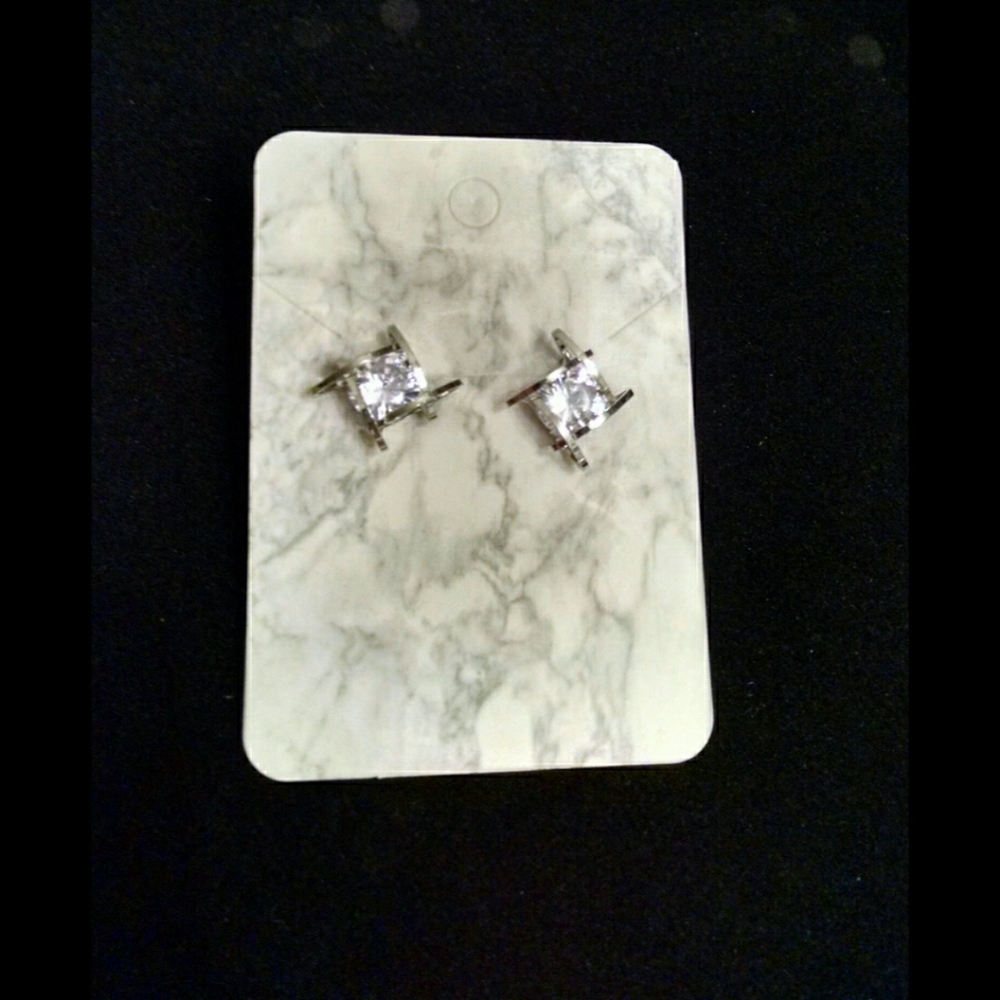 🌟3/$15 Silver Zircon Stud Earrings